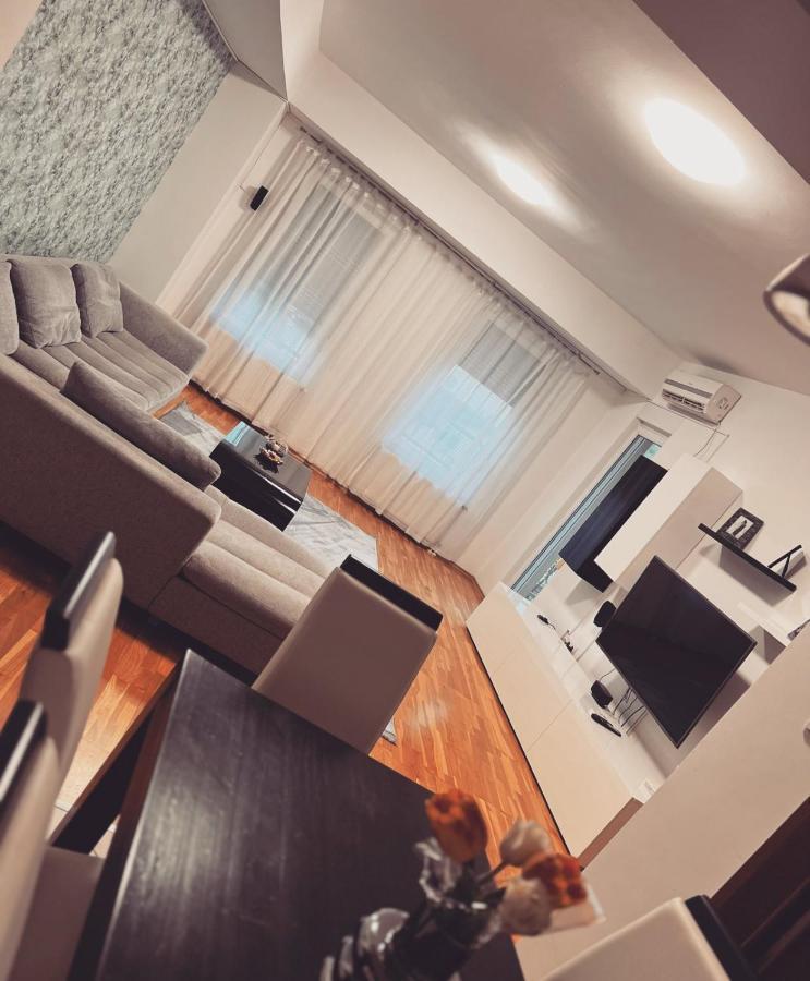 Iva Lux Stan Na Dan Apartment Banja Luka Exterior photo